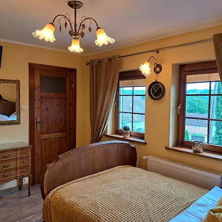 Szachulcowa Zagroda * أوستكا