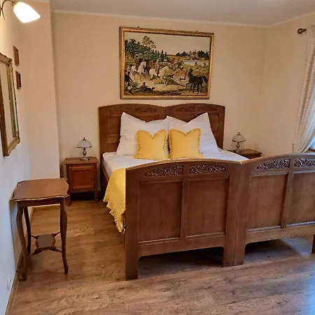 Szachulcowa Zagroda * Ούστκα